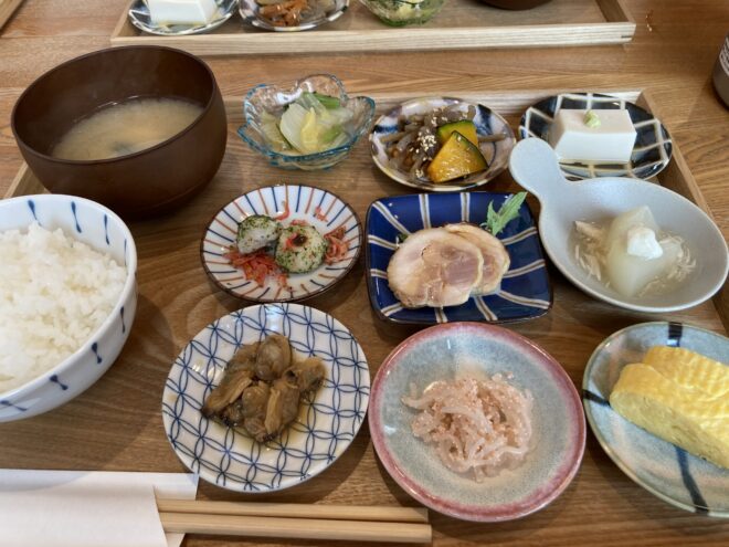 京都 祇園四条 ごはんや 村上で豆皿定食